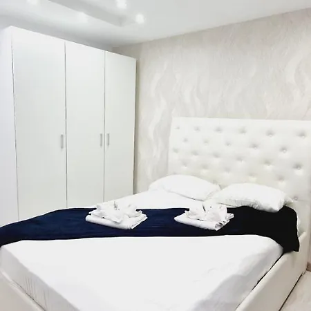 Elegant 3 Bedrooms, Wifi Free بيت للعطل أذيخي