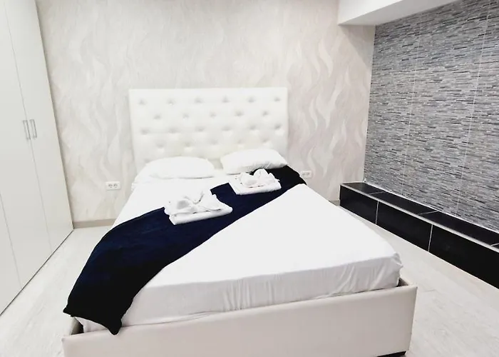 Elegant 3 Bedrooms, Wifi Free Ferienhaus *