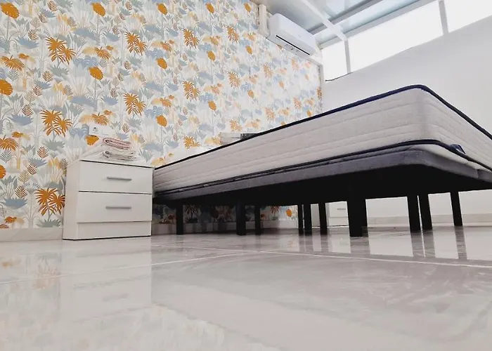 Elegant 3 Bedrooms, Wifi Free Ferienhaus