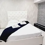 Elegant 3 Bedrooms, Wifi Free Holiday home *